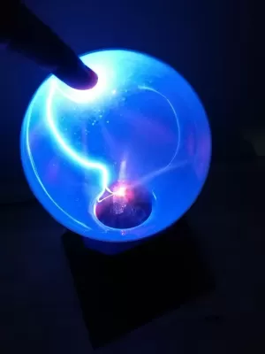 LAMPARA DE PLASMA AZUL MAGNETISMO 